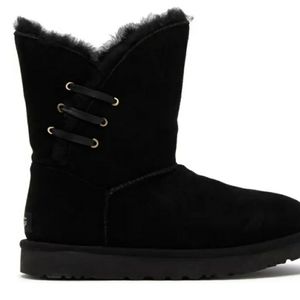 Brand new black uggs never worn size 11